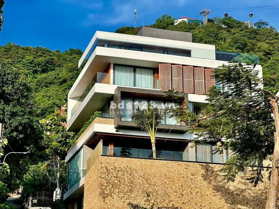 Bán biệt thự Đồi Sứ ngay góc 2 mặt tiền view toàn cảnh biển bãi trước giá 63 tỷ