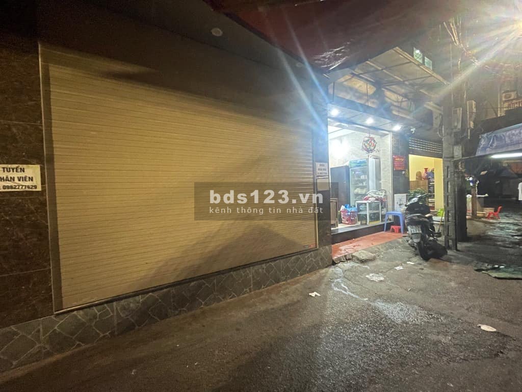 Vị Trí Đắc Địa: Bán Nhà Cổ Nhuế 32m2, 5 Tầng, Gần Chợ - Lý Tưởng Cho Ở và Kinh Doanh!