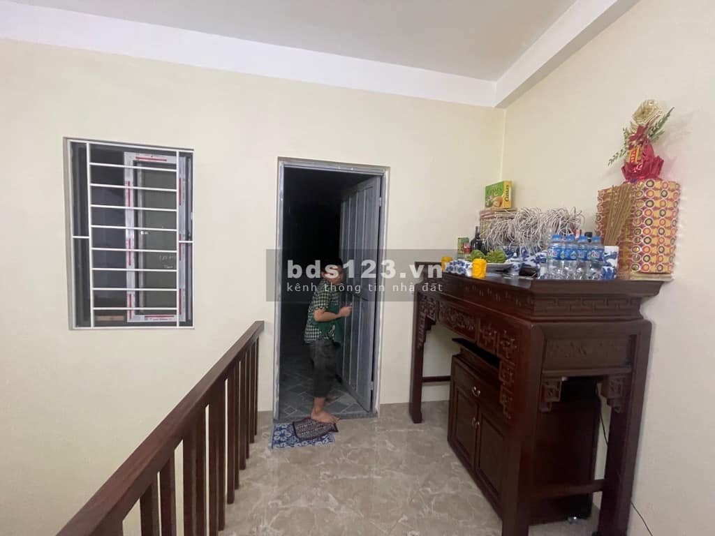 Vị Trí Đắc Địa: Bán Nhà Cổ Nhuế 32m2, 5 Tầng, Gần Chợ - Lý Tưởng Cho Ở và Kinh Doanh!