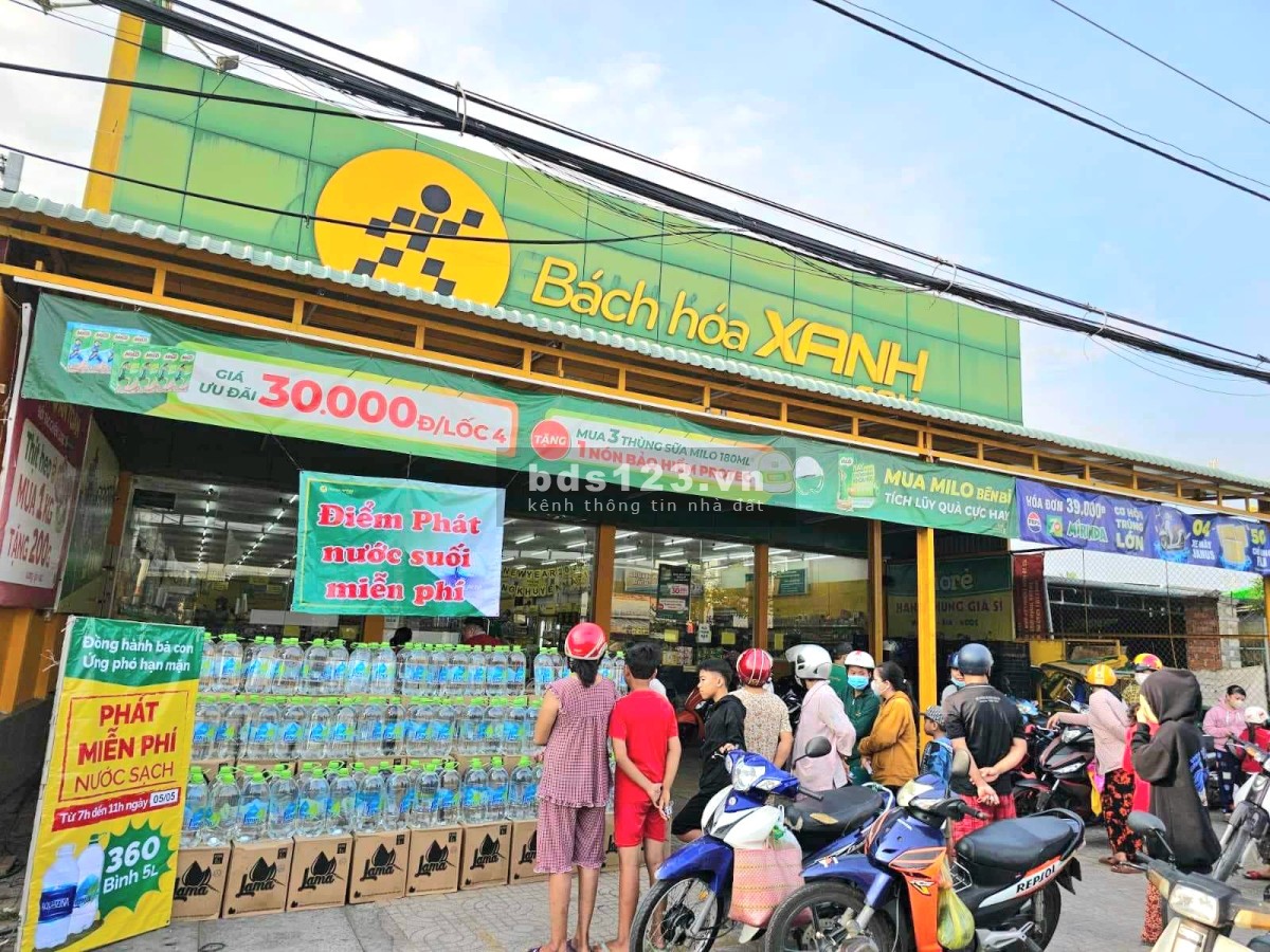 Mặt bằng nguyên căn 10x20 mặt tiền đường Lâm Văn Bền, Quận 7