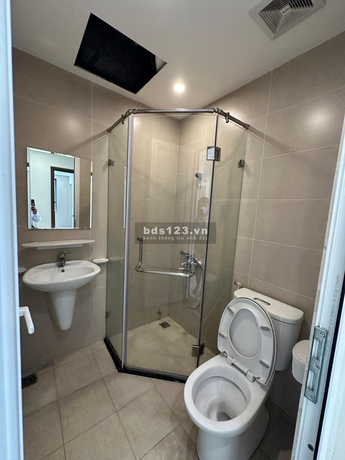 Cho thuê Chung Cư Bảy Hiền Tower-Tân Bình 3 phòng ngủ 110m2 Giá 13tr. Căn góc cực thoáng