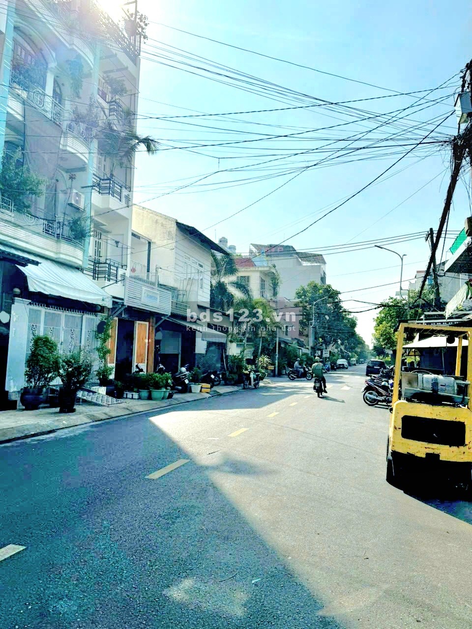 Cần tiền bán gấp căn nhà MT đường Lê Niệm - p Phú Thạnh - Tân Phú. Dt 4x19 giá tốt chỉ nhỉnh 8 tỷ