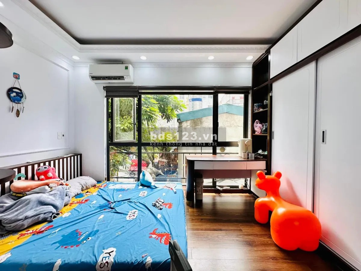 Bán nhà đẹp, giá rẻ nhỉnh 6 tỷ tại Hoàng Mai