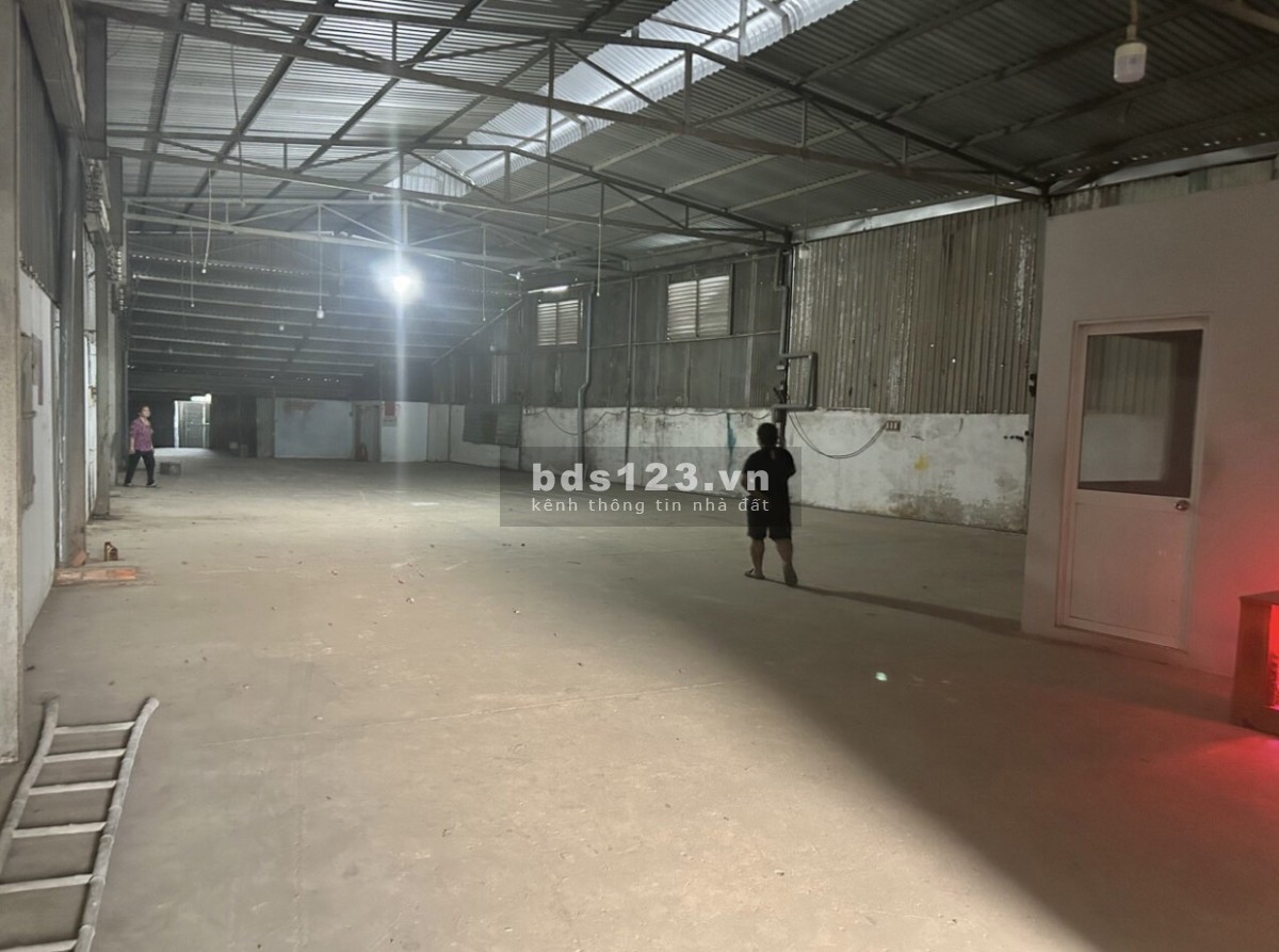 Kho xưởng nhỏ 200m2, 260m2, 350m2 gần Ql1A Quận 12 cho thuê