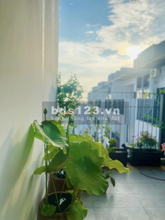 Căn Duplex Penhouse 115m2 tặng sân vườn riêng 14,7m2 giá 3,9 tỷ đã có sổ hồng lâu dài