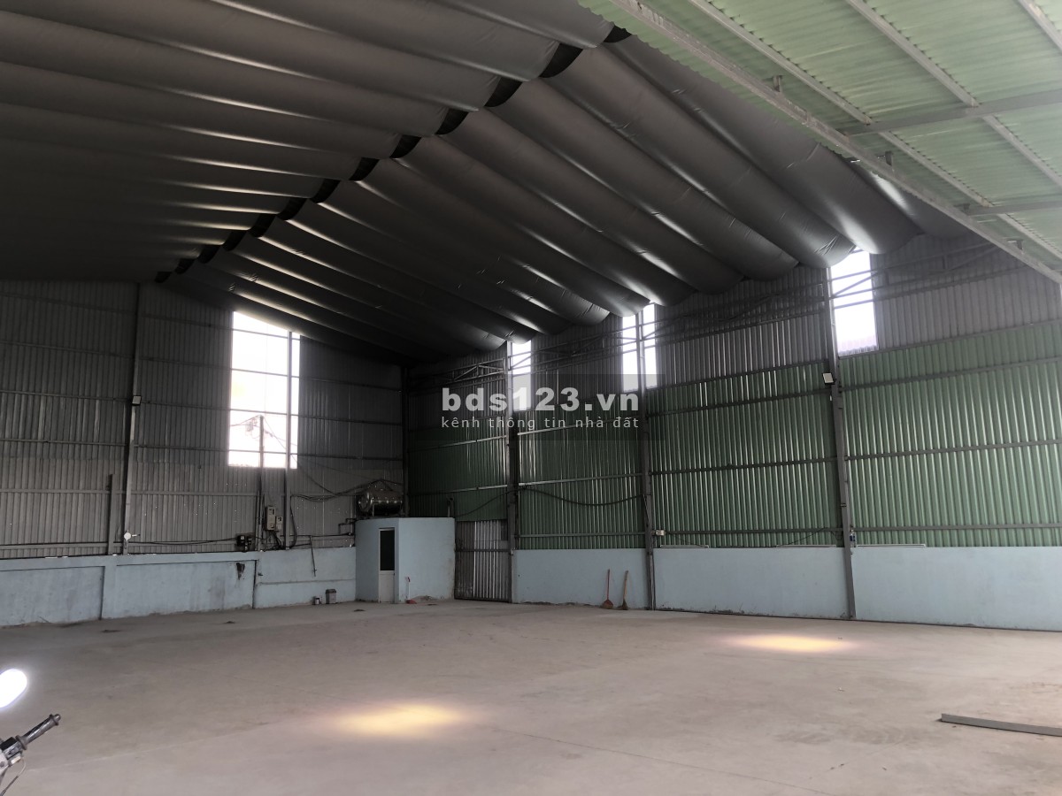 Kho xưởng nhỏ 200m2, 260m2, 350m2 gần Ql1A Quận 12 cho thuê