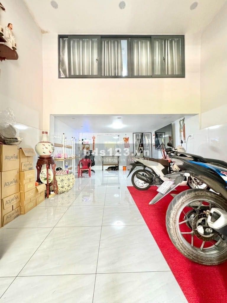 Cô Vân gửi bán gấp căn nhà Lầu 5x17m Giá 675Tr Bao công chứng, Bùi Thanh Khiết, Bình Chánh