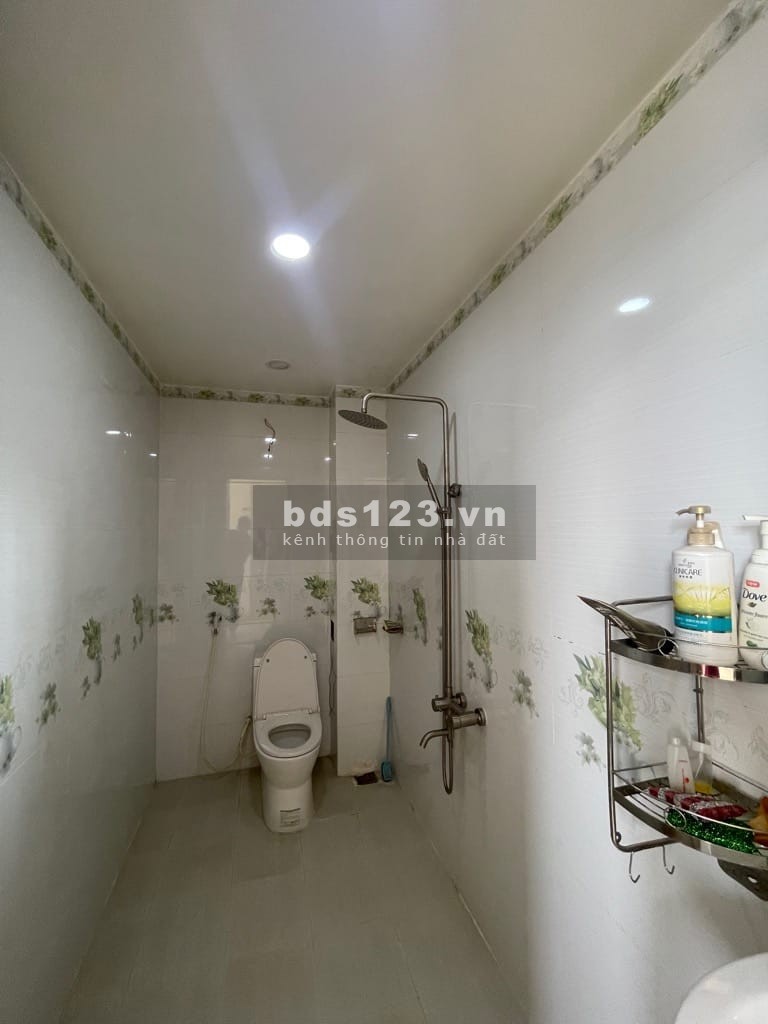 Giảm cực sâu - Giảm 2.5 tỷ. Ngang 10 - 3 Tầng - HXH đỗ cửa - TT Quận 12 - 6,9 tỷ (Gía cũ 9,2 tỷ)