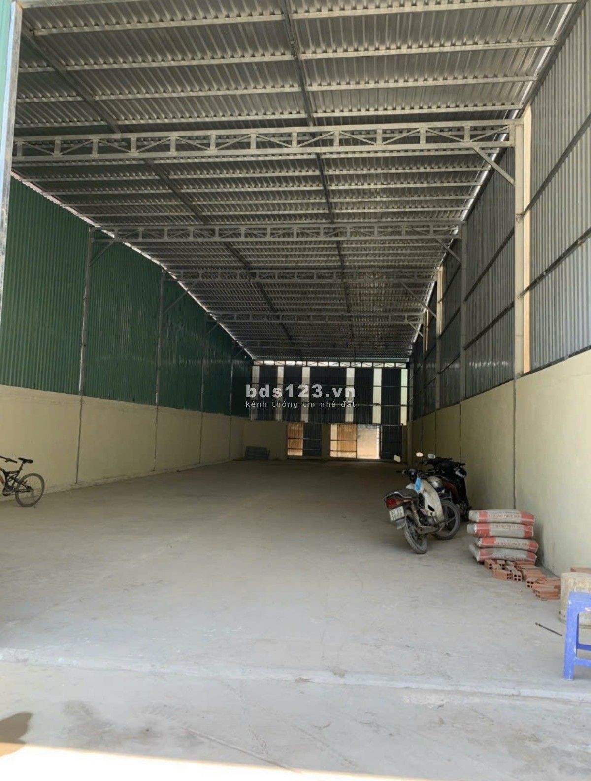 Kho xưởng nhỏ 200m2, 260m2, 350m2 gần Ql1A Quận 12 cho thuê