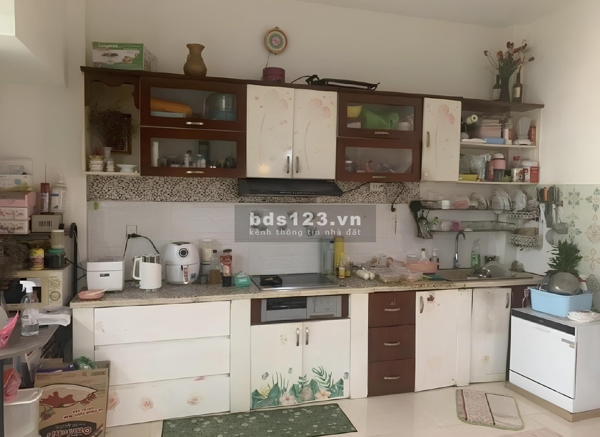 Nhà ngộp bán gấp 80m2 mặt đường Nguyễn Hữu Trí gần chợ tiện ích an ninh dân cư xung quanh đông đúc
