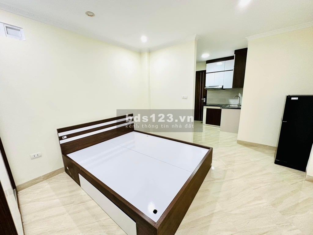 Bán gấp tòa nhà dịch vụ 8 tầng lô góc, mới đẹp tháng máy, Phố Lĩnh Nam, QHM DT 130m, Chào 21 Tỷ