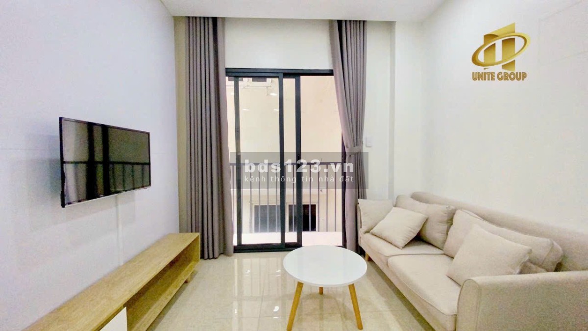 Cho thuê căn hộ bacol cửa sổ lớn full nội thất - gần Ngã Tư Hàng Xanh - Bình Thạnh LH: 0347634699