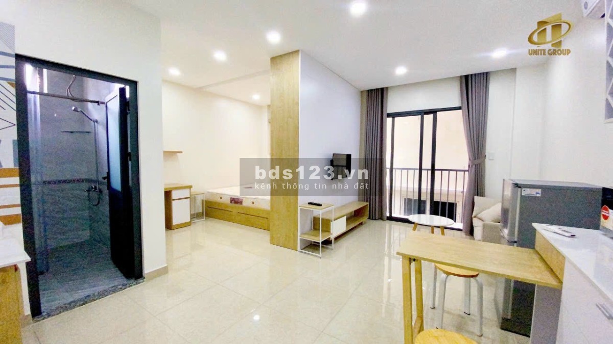 Cho thuê căn hộ bacol cửa sổ lớn full nội thất - gần Ngã Tư Hàng Xanh - Bình Thạnh LH: 0347634699
