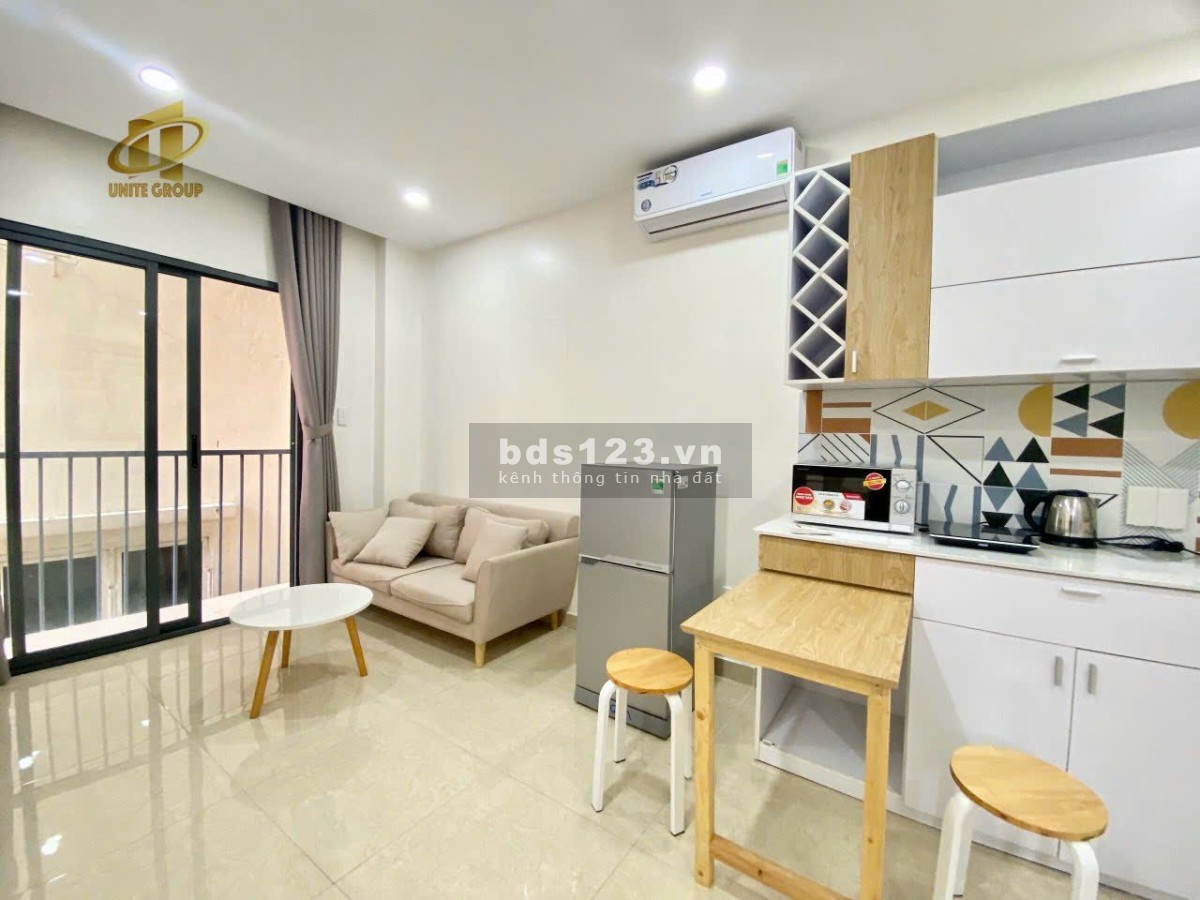 Cho thuê căn hộ bacol cửa sổ lớn full nội thất - gần Ngã Tư Hàng Xanh - Bình Thạnh LH: 0347634699
