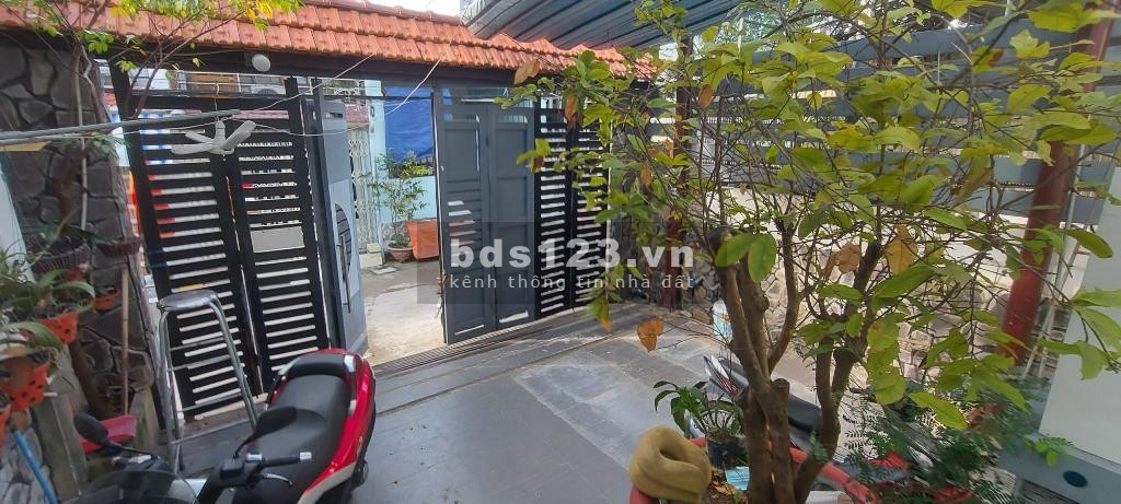 Vị trí cực đẹp giá cực hot hẻm xe tải 30m ra Lê Văn Lương chưa qua cầu Ông 4 . Giá 6 tỷ