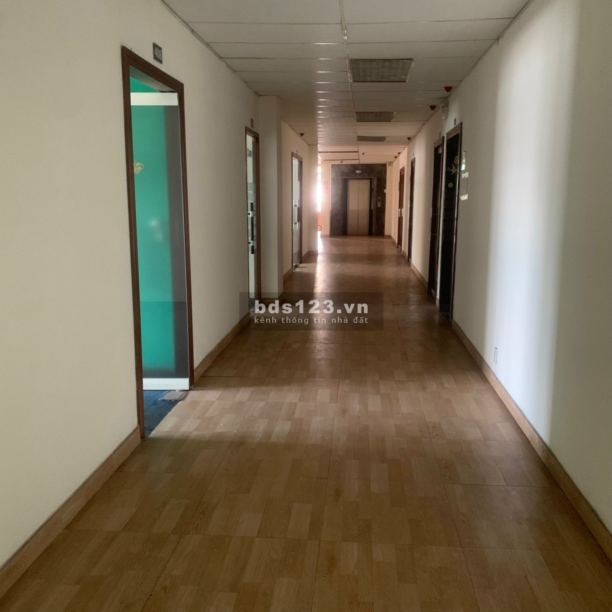 Trống 1000 M2 Sàn Văn Phòng- P.Bến Nghé View Công Trường Mê Linh- 500 Tr/Th( All In )