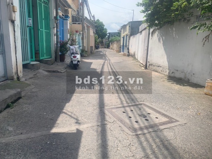 Bán nhà 2 tầng lầu 68 m2 (4.5mx16m) Trường Thọ, Thủ Đức. Giá 4.5 tỷ.