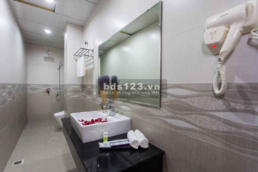 Bán Nhà Lô Góc Mặt Phố Lương Yên, Quận Hai Bà Trưng, DT99x7 Tầng, Dòng Tiền Ổn Định, Chào 25.5 Tỷ.