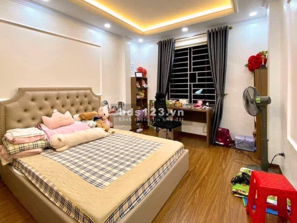 Bán nhà Kim Ngưi sát phố, kiên cố, sân rộng, ở sướng, 71m2, nhỉnh 5 tỷ