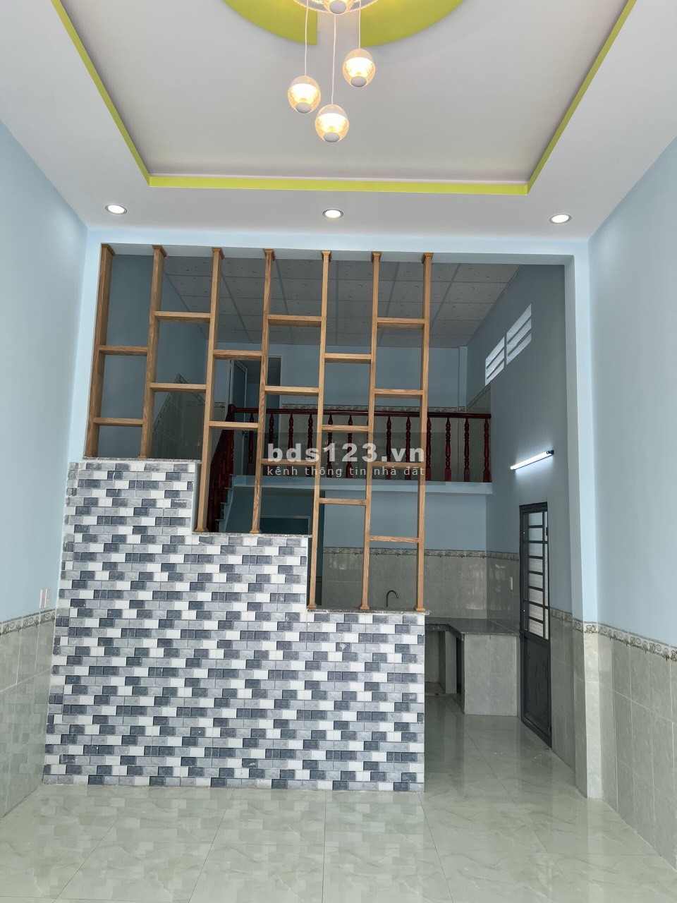 Chủ kẹt tiền bán gấp dãy trọ 300m2 (10x30m) tiện kinh doanh buôn bán, Gần chợ, cách KCN chỉ 600m
