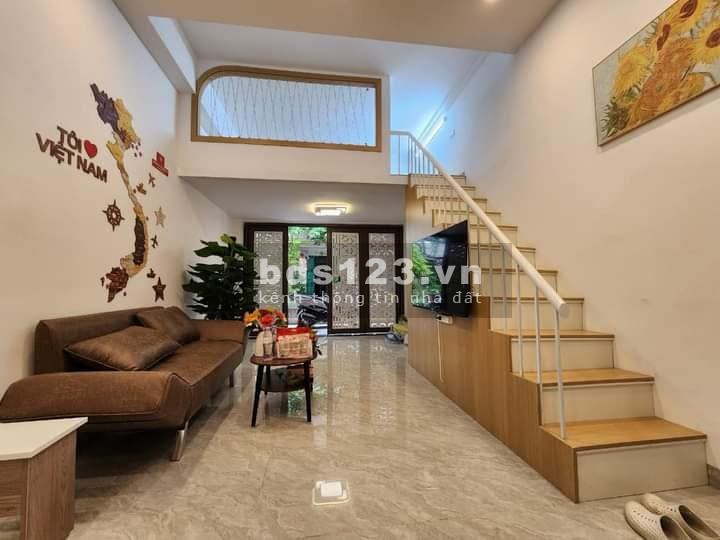 Bán Căn Hộ Gần Đường Chùa Bộc, Đống Đa 45m, tầng 1, giá 2.98 tỷ.