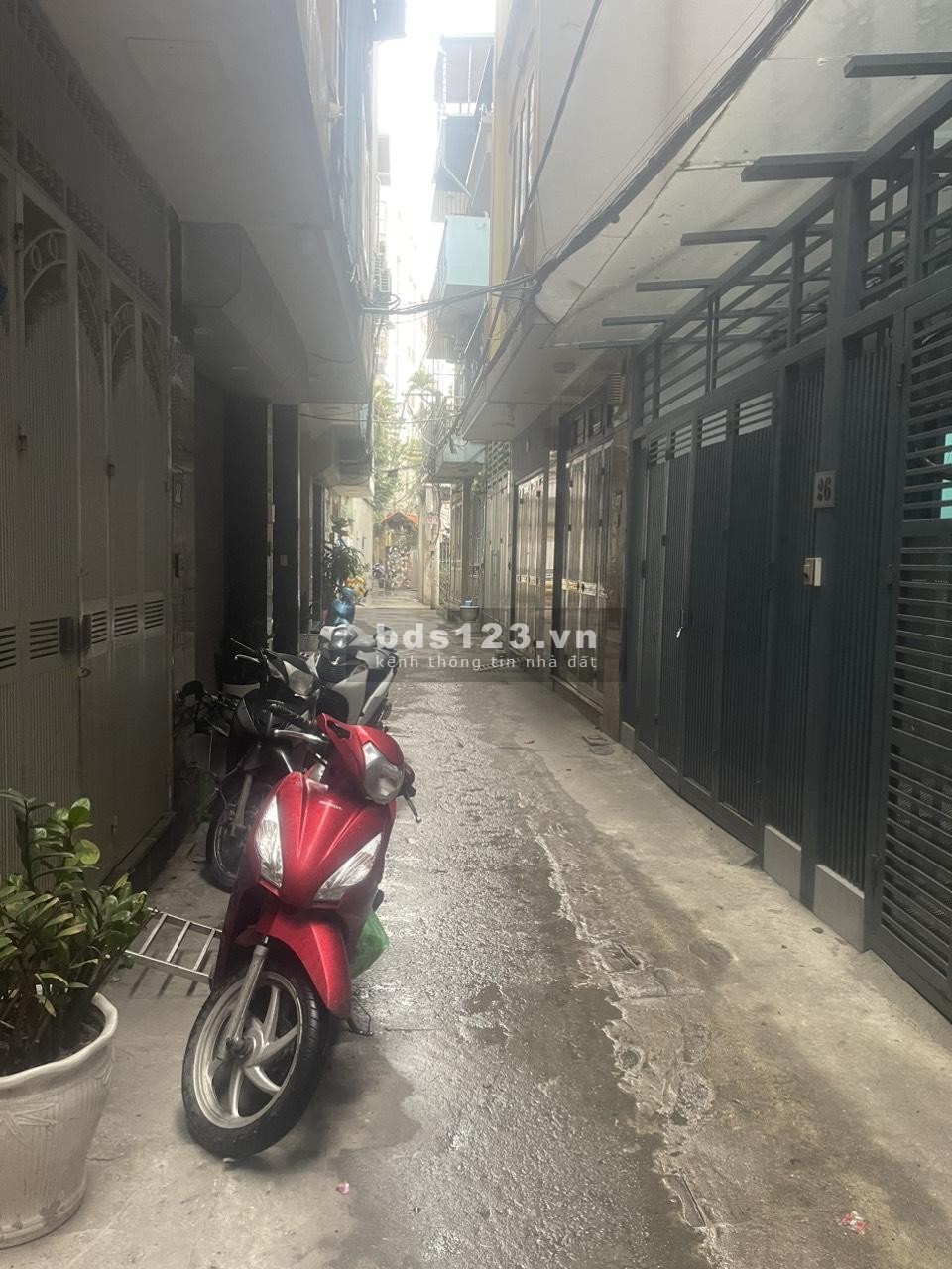 Bán nhà gần chợ Ngọc Thuỵ, Long Biên, diện tích 40m2, 3 tầng, gần oto, nhà dân xây, giá: 4.3 tỷ
