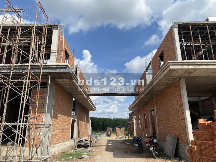 Kẹt tiền bán gấp lô 130M đất kế bên KCN Phước Đông Đất nằm 2/đường lộ DT782, Tây Ninh Gía 450triêu