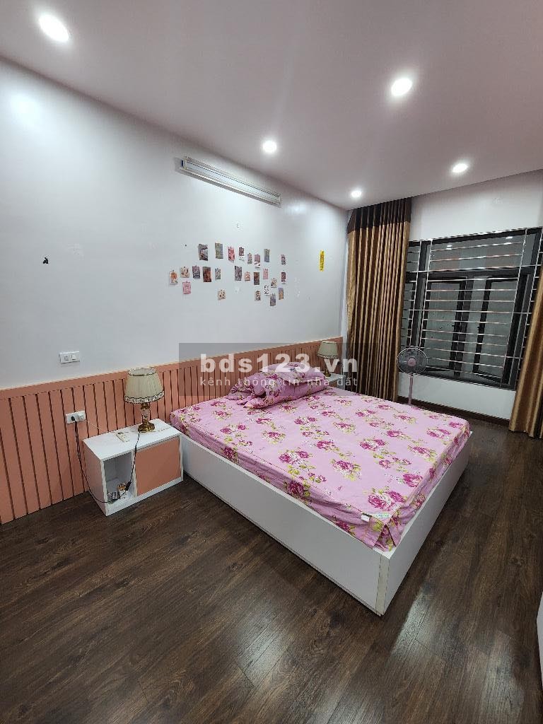 Mặt phố Giáp Bát - Kinh doanh ô tô tránh - Diện tích rộng - Full nội thất