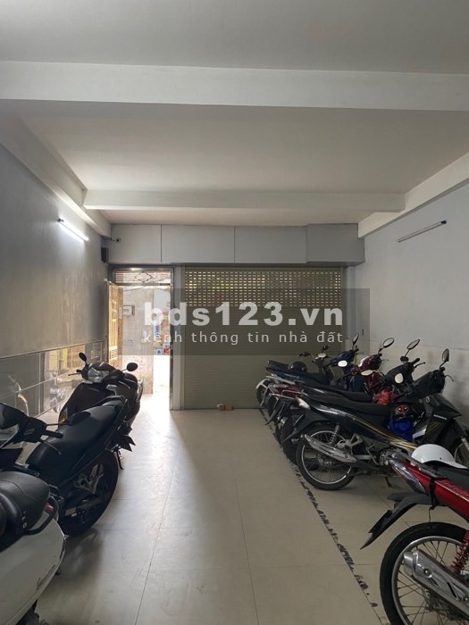Chị tôi bán gấp tòa nhà 6 tầng, thang máy, hiệu xuất cao Phố Dương Văn Bé, DT115m, chào 18.5 tỷ.