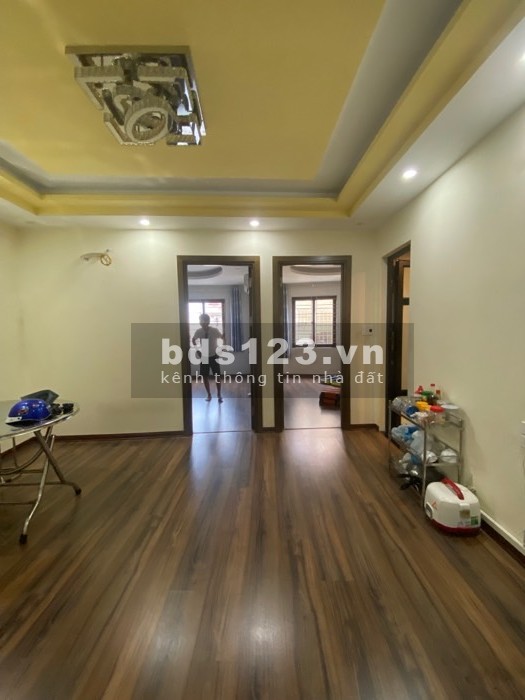 Chị tôi bán gấp tòa nhà 6 tầng, thang máy, hiệu xuất cao Phố Dương Văn Bé, DT115m, chào 18.5 tỷ.