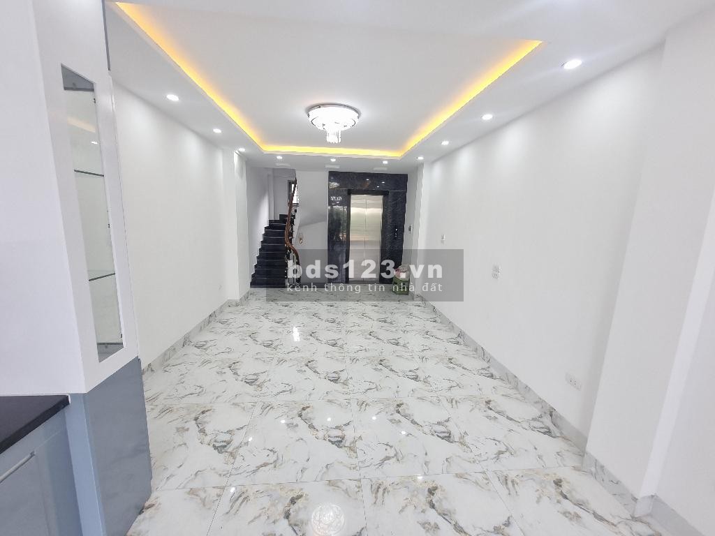 Nhà phố Trạm - Long Biên - 30M Ra mặt phố - 6 Tầng thang máy - Vị trí cực đẹp - Kinh doanh online
