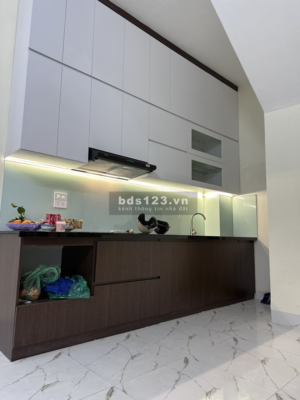 Cần bán nhà Võ Chí Công, Tây Hồ 5 tầng 30m2 MT3m chỉ 5,2 tỷ