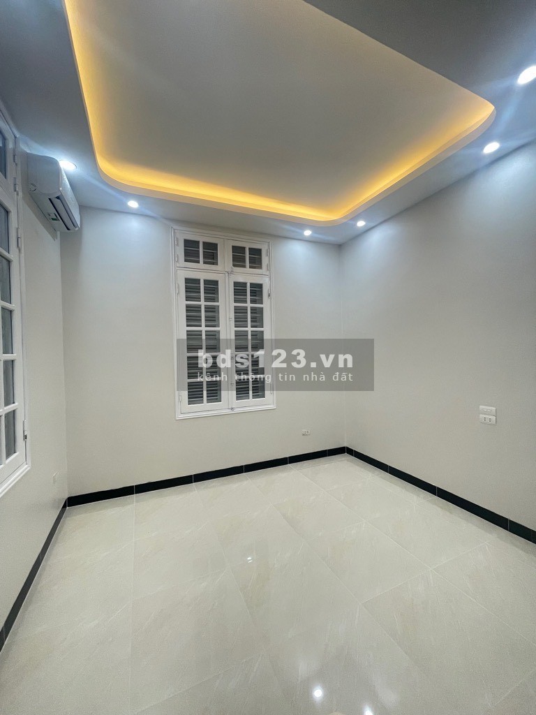 Bán nhà phố Nguyễn Văn Cừ, ngõ to như đường, DT=54m2 4 tầng MT3.8m . 12.x tỷ