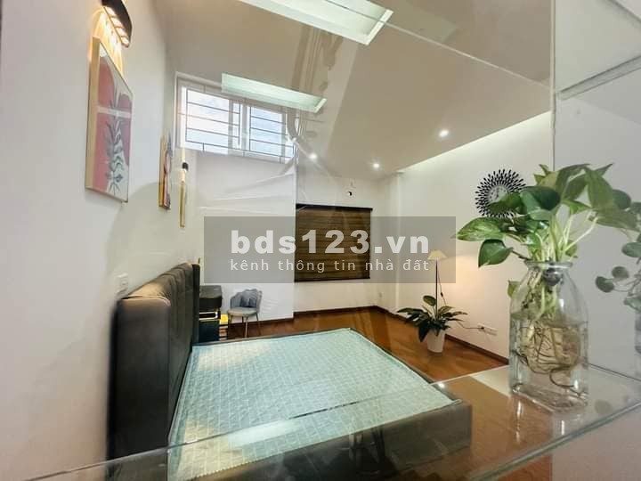 Bán Nhà Phố Đại La, Hai Bà Trưng 30m, 5 tầng, mt 4.1m, giá 4.95 tỷ.