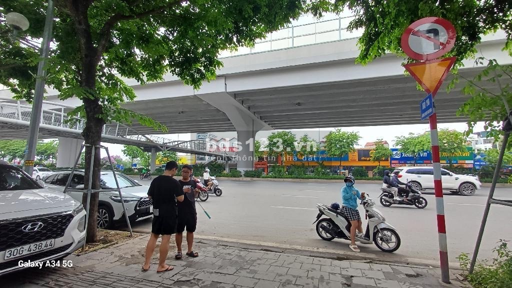 Cần bán nhà Cổ Nhuế - Bán đất tặng nhà - 44M2 giá 4.2 tỷ