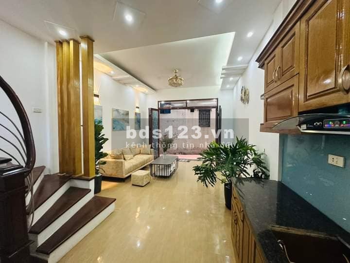Bán Nhà Phố Đại La, Hai Bà Trưng 30m, 5 tầng, mt 4.1m, giá 4.95 tỷ.