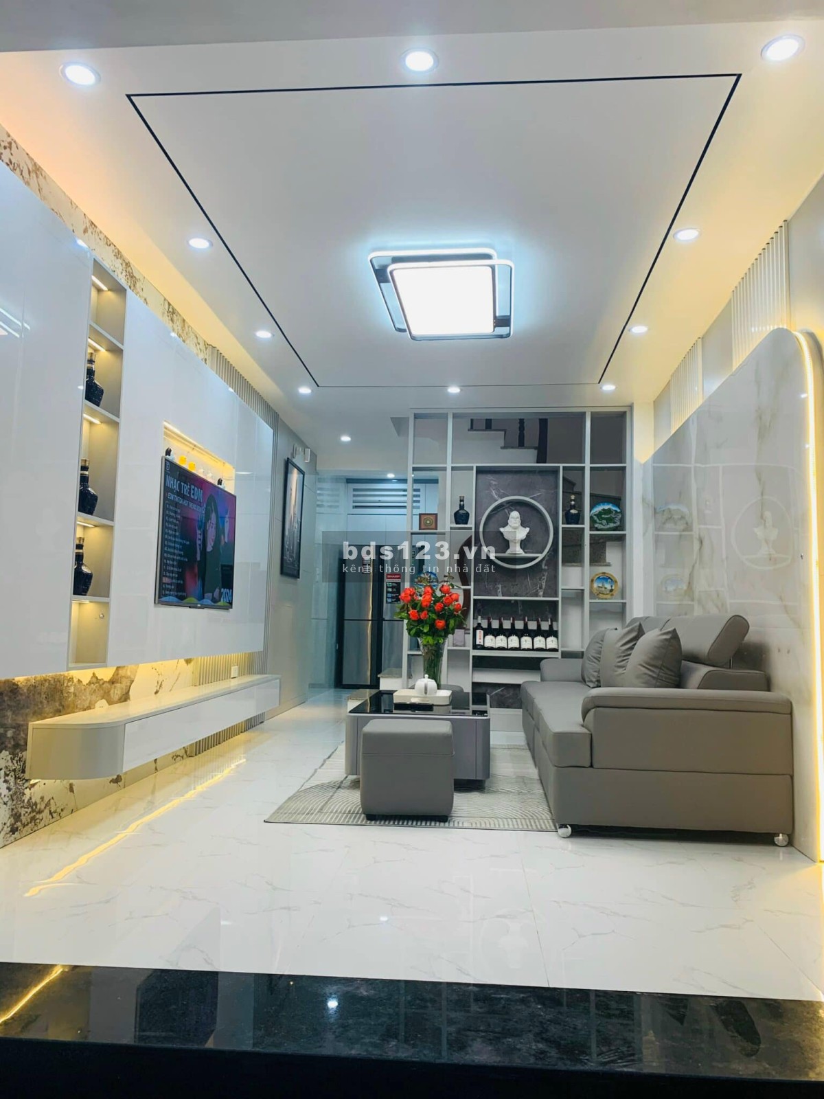 Bán nhà Hồng Mai, Hai Bà Trưng, 3 tầng, giá 6.8 tỷ - Phân lô ô tô đỗ cửa - Kinh doanh online