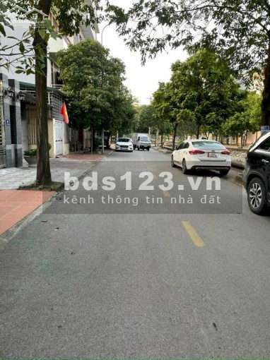 Cần bán lô đất mặt phố Đinh Văn Tả tại trung tâm thành phố Hải Dương, lô đất lớn có diện tích 450m²