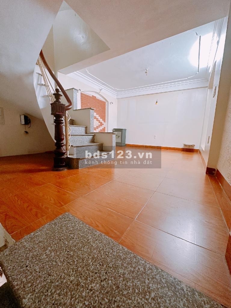 Cần bán Cố Nhuế - Giao thông thuận tiện - 37M2 X 4 tầng4.8 tỷ
