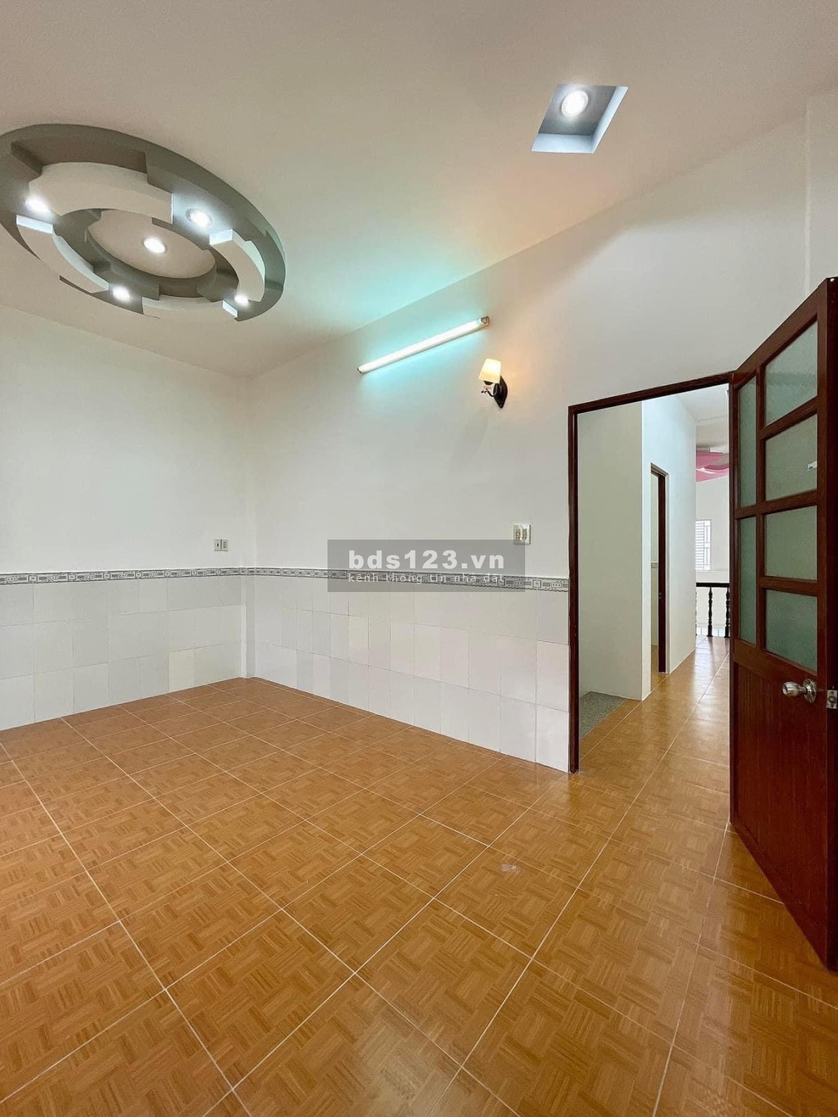 NHÀ LẦU LỬNG - RỘNG MÊNH MÔNG - VỊ TRÍ ĐẸP - HẺM 694 ĐƯỜNG 3/2, NINH KIỀU, CẦN THƠ.