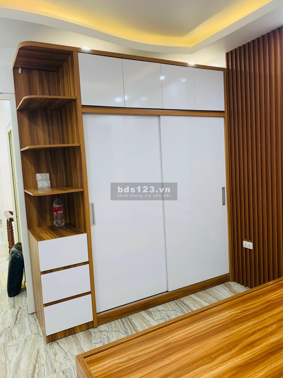 Bán nhà Hồng Mai, Hai Bà Trưng, 3 tầng, giá 6.8 tỷ - Phân lô ô tô đỗ cửa - Kinh doanh online