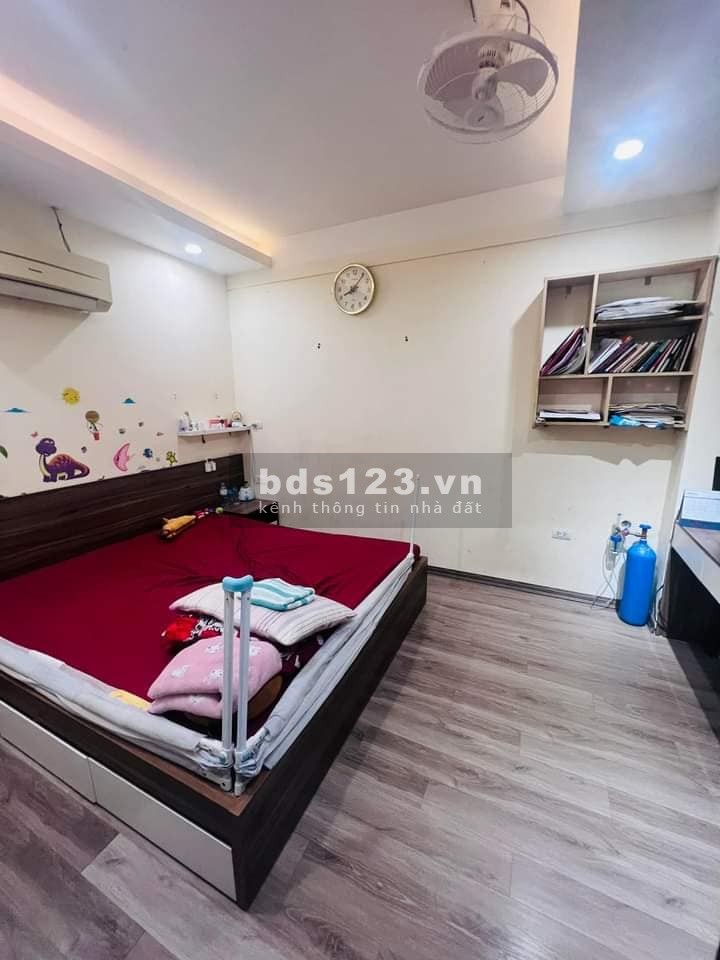 Bán Căn Chung Cư Đền Lừ, Hoàng Mai 54, giá 2.75 tỷ.