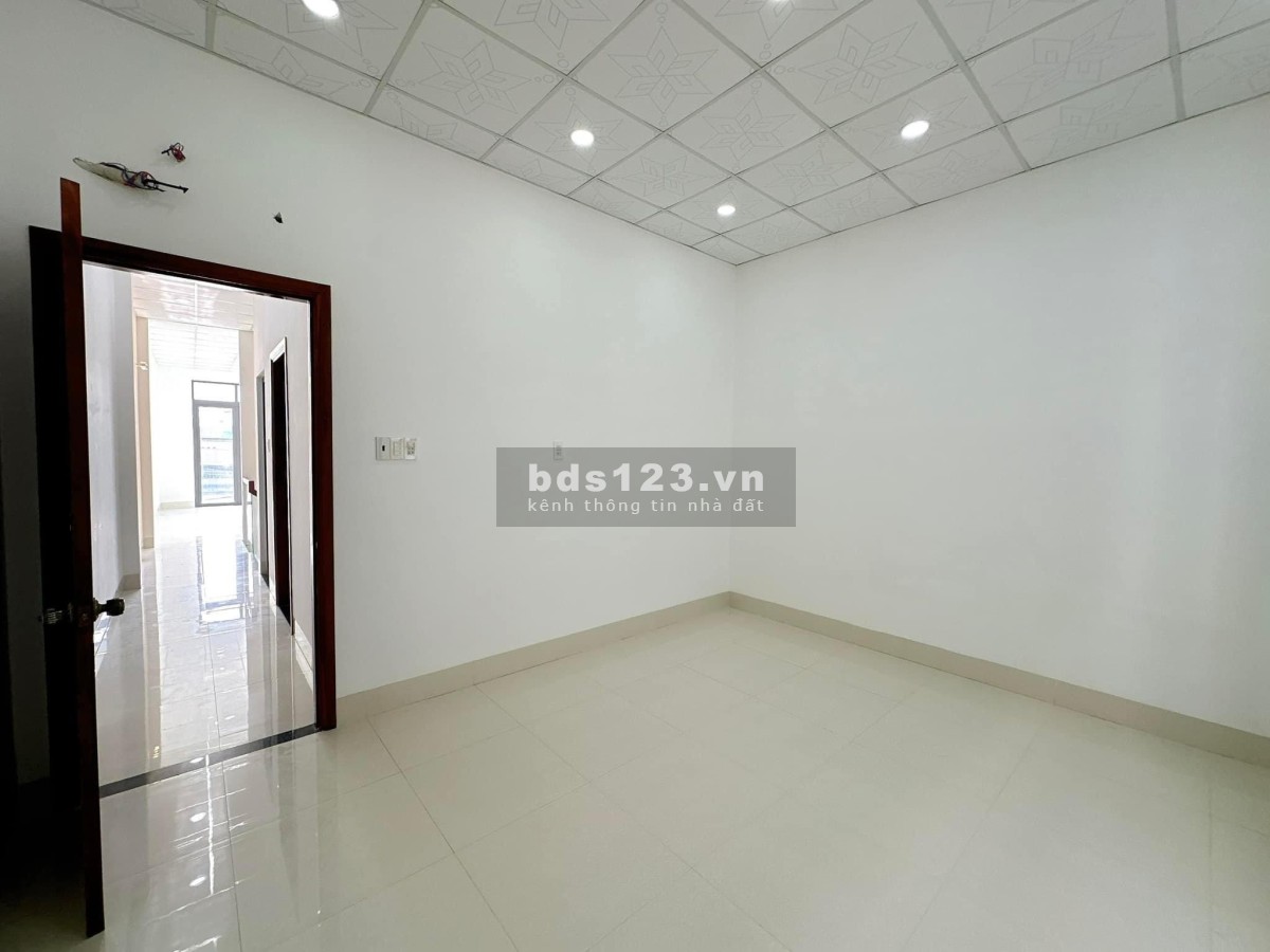 Nhà lầu mới đẹp - Trục chính KDC Phước Kiến, P. Hưng Lợi, Ninh Kiều, Cần Thơ