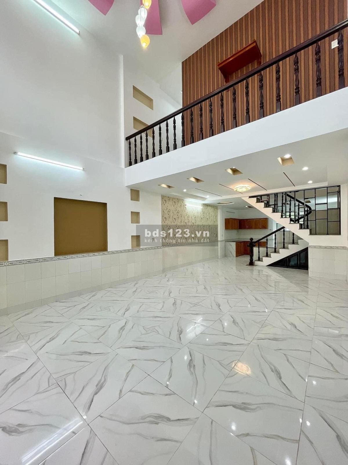NHÀ LẦU LỬNG - RỘNG MÊNH MÔNG - VỊ TRÍ ĐẸP - HẺM 694 ĐƯỜNG 3/2, NINH KIỀU, CẦN THƠ.