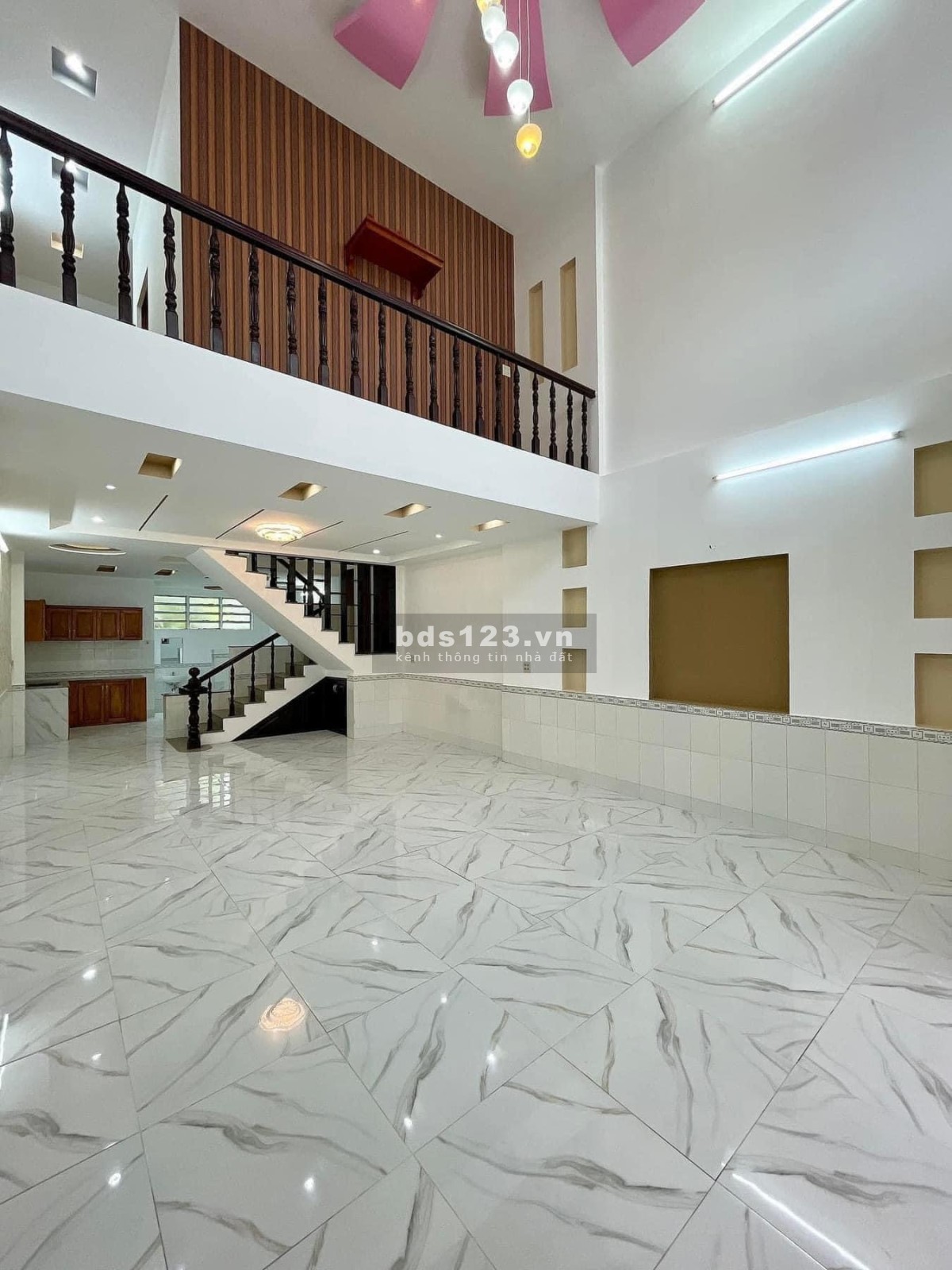 NHÀ LẦU LỬNG - RỘNG MÊNH MÔNG - VỊ TRÍ ĐẸP - HẺM 694 ĐƯỜNG 3/2, NINH KIỀU, CẦN THƠ.