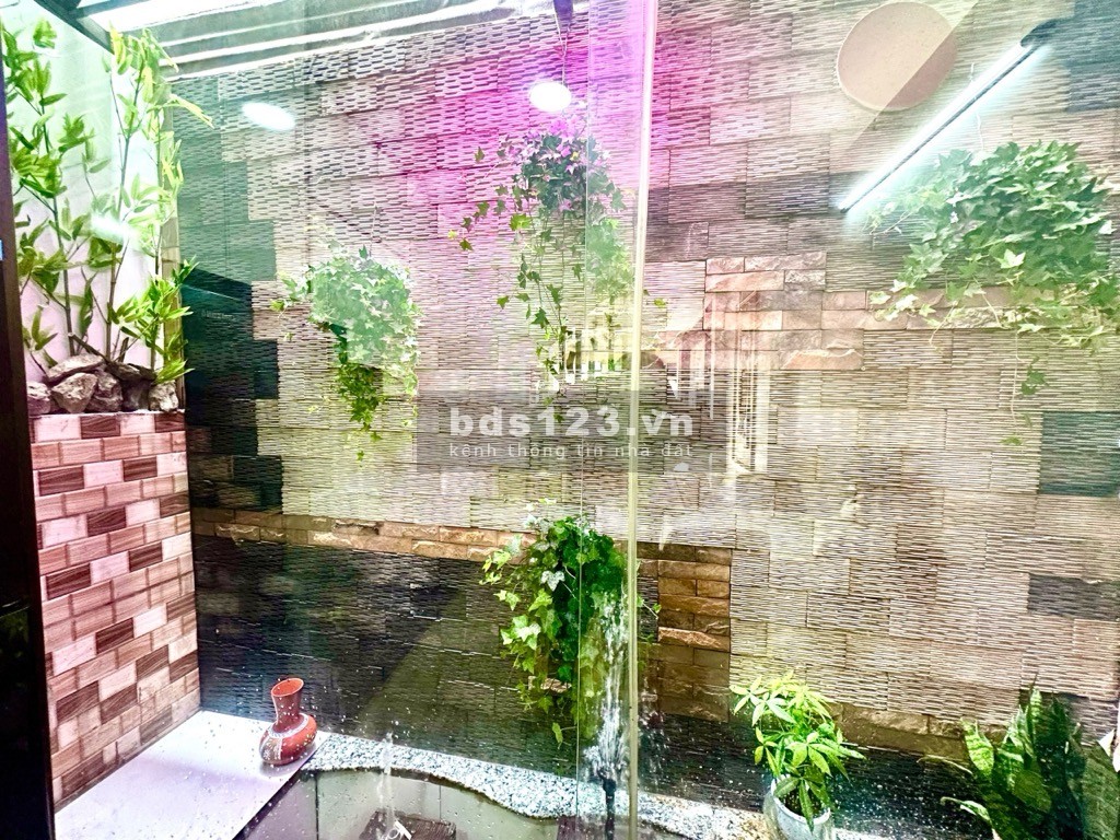 Bán nhà cực hiếm - Nhà đẹp - Kinh doanh nhỏ - Ô tô đỗ cửa phố Tam trinh - Nhiều tiện ích