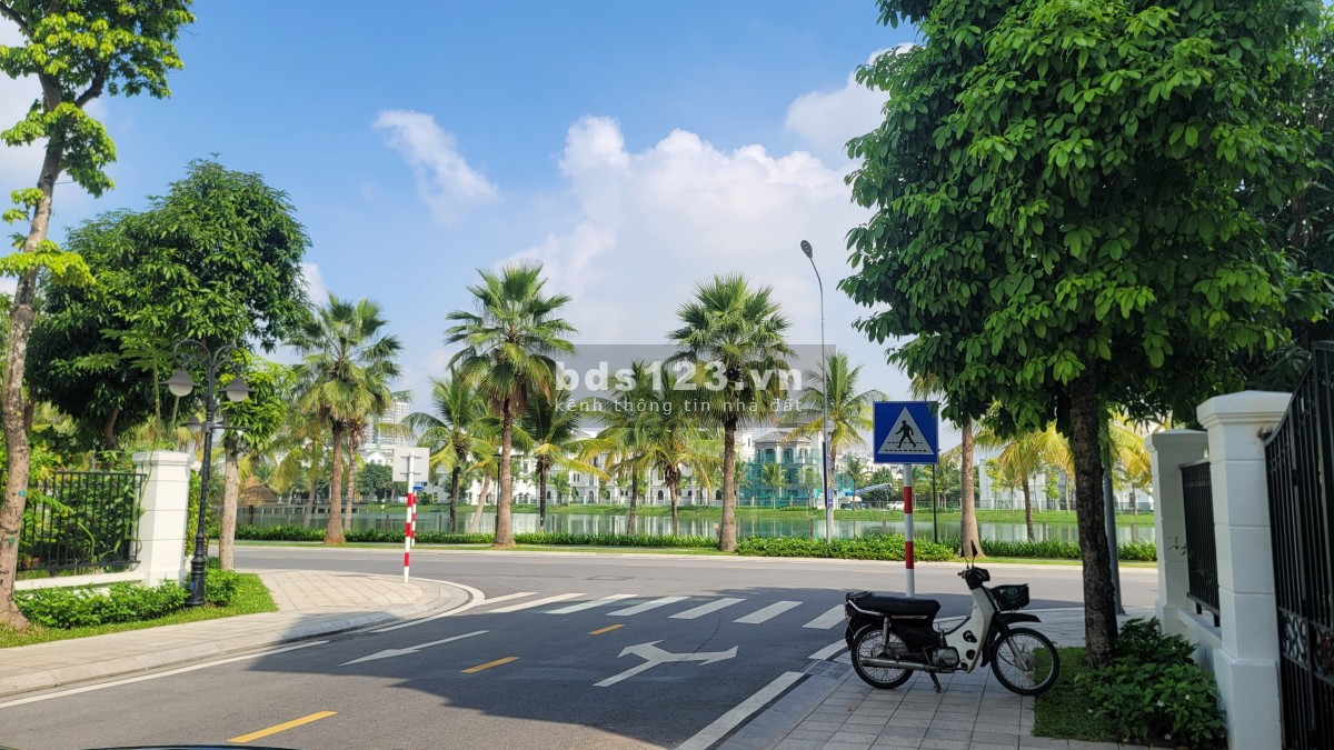Bán nhanh biệt thự song lập San Hồ VIEW HỒ -128m2 -Giá 2X tỷ- Vinhomes Ocean Park Gia Lâm Hà Nội