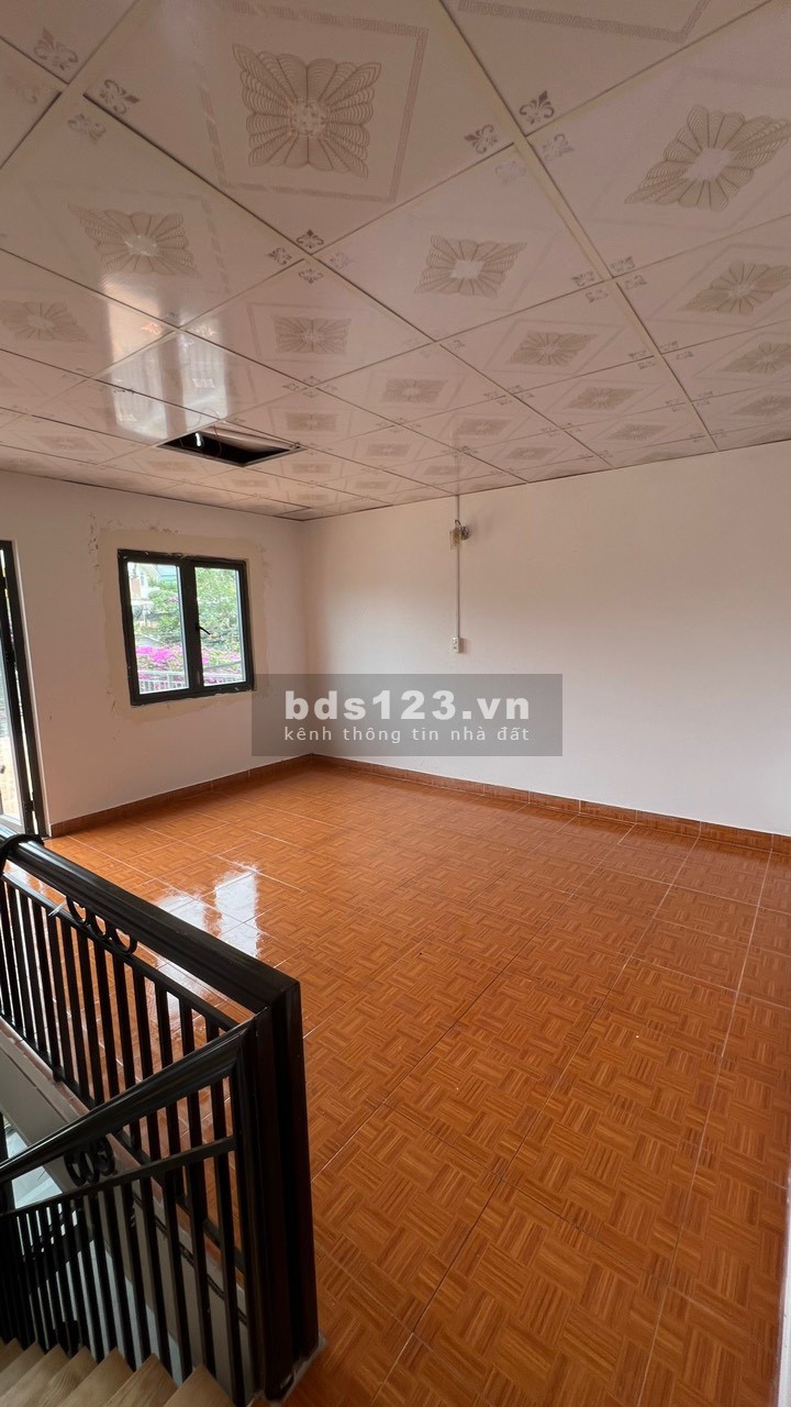 Cho thuê nhà mặt tiền Đà Lạt, đường ô tô rộng rãi Hà Huy Tập, nhà trống 3PN 15TR, LH 0888.113.882