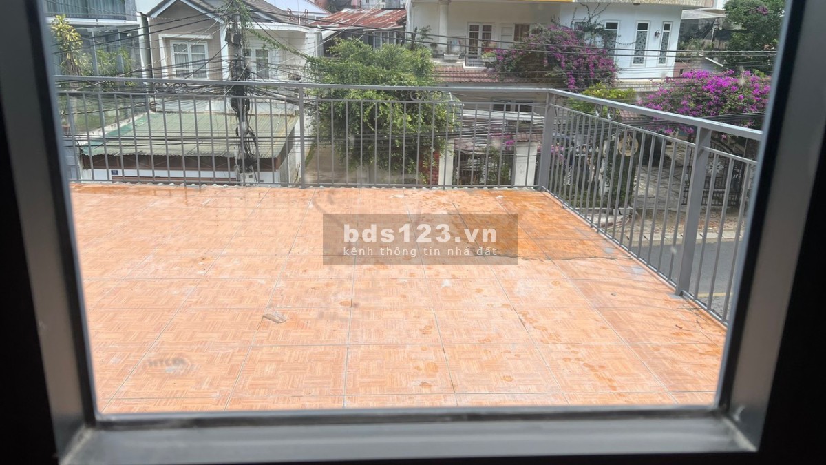 Cho thuê nhà mặt tiền Đà Lạt, đường ô tô rộng rãi Hà Huy Tập, nhà trống 3PN 15TR, LH 0888.113.882