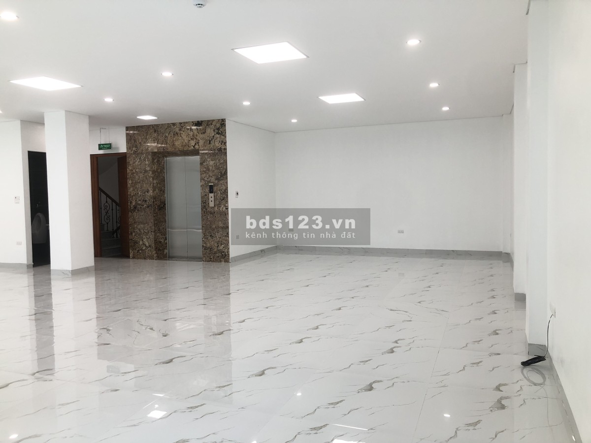 Cho thuê văn phòng siêu rẻ tại Mễ Trì, bàn giao mới cứng y hệt hình